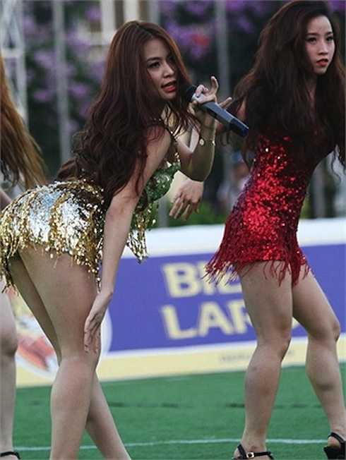 Hoàng Thuỳ Linh 5