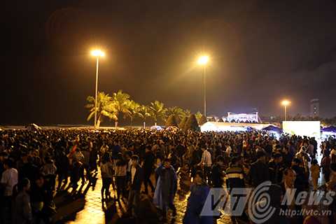 Đà Nẵng, người dân, đổ ra đường, đón năm mới, Countdown Party