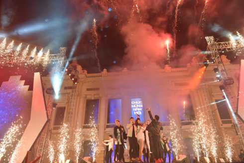 Tóc Tiên, Minh Hằng, Trọng Hiếu 'đốt cháy' đêm Countdown 2016