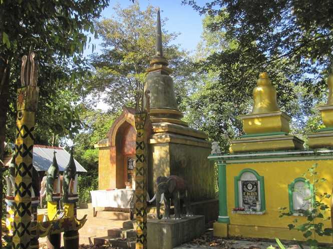 Một số ngôi mộ dũng sĩ săn voi trong thung lũng Gru