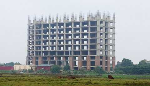 Dự án nhà ở sinh viên cao cấp được phê duyệt mức đầu tư gần 600 tỷ bị bỏ hoang nhiều năm nay ở Thanh Hóa. Ảnh: Nguyễn Dương. Dự án nhà ở sinh viên cao cấp được phê duyệt mức đầu tư gần 600 tỷ bị bỏ hoang nhiều năm nay ở Thanh Hóa. Ảnh: Nguyễn Dương.