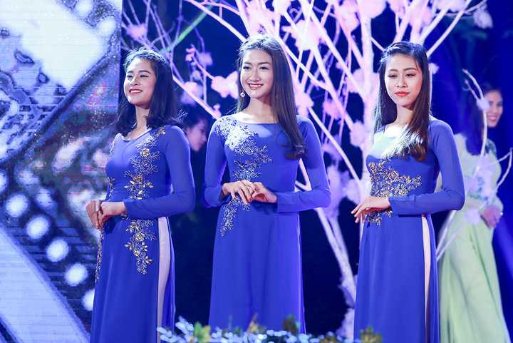 BST Sắc xuân, tôn vinh nét đẹp của áo dài đơn giản, tinh tế, không cầu kỳ, không phá cách
