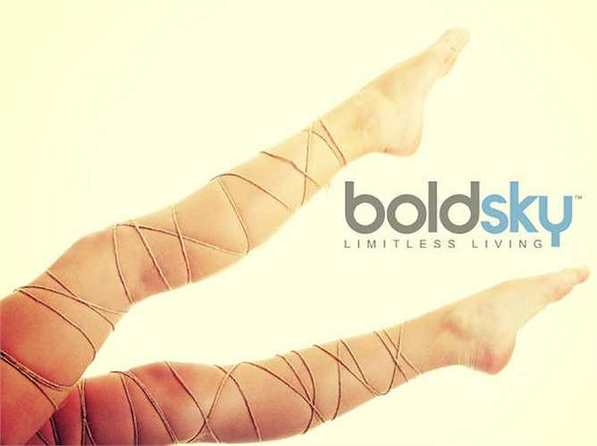 Hết chuột rút về đêm: Mát-xa chân thường xuyên với dầu dừa ấm trước khi đi ngủ giúp các mạch máu ở chân được thư giãn, qua đó, chữa lành hội chứng chuột rút. Duy trì mát-xa chân trước khi ngủ trong 1 tháng sẽ giúp bạn giải quyết các vấn đề gặp phải ở chân.