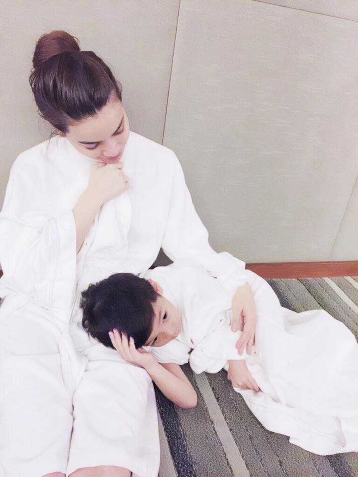 Clip Hồ Ngọc Hà xin lỗi khán giả vì sự cố không mong muốn