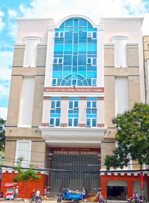 Nhà hát Trần Hữu Trang trên đường Trần Hưng Đạo. Ảnh: H.C