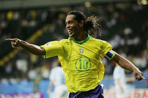 Ronaldinho nhiều khả năng sẽ sang Việt Nam 