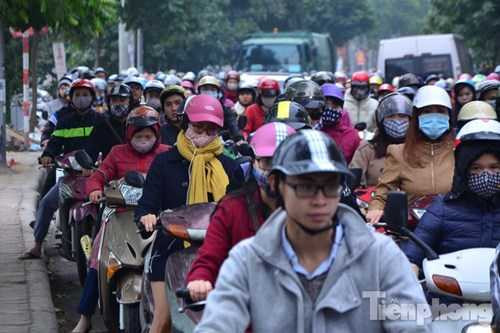 Hà Nội ùn tắc kinh hoàng trong buổi sáng đi làm đầu tiên năm 2016