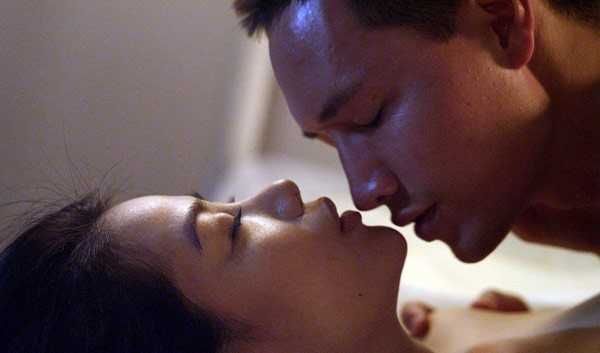 Việt Trương Ngọc Ánh kể chuyện đóng cảnh gợi cảm trên màn ảnh