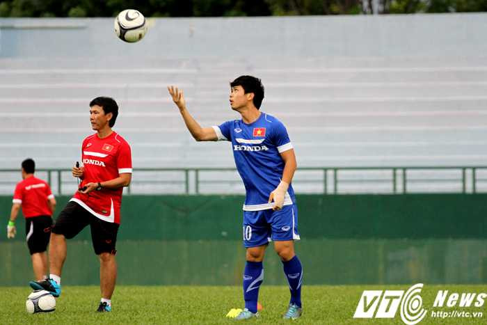 Công Phượng có đủ sức chạm trán 'người khổng lồ'? (ảnh: Hoàng Tùng)