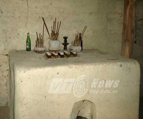 Bệ thờ bằng đất