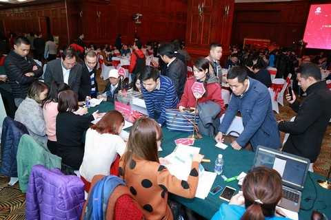 Sự kiện mở bán và tri ân khách hàng ngày 27/12/2015 thu hút hơn 500 khách hàng tham dự Sự kiện mở bán và tri ân khách hàng ngày 27/12/2015 thu hút hơn 500 khách hàng tham dự