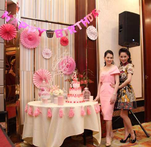 Thái Như Ngọc, Hà Kiều Anh mừng sinh nhật diễn viên Kim Thoa