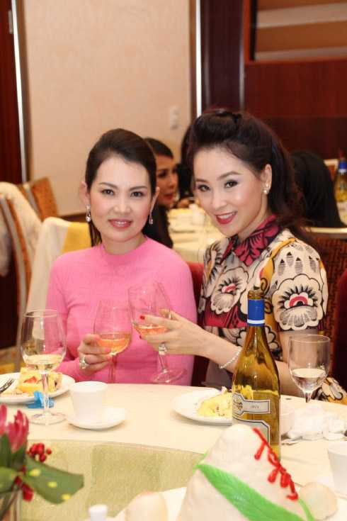 Thái Như Ngọc, Hà Kiều Anh mừng sinh nhật diễn viên Kim Thoa