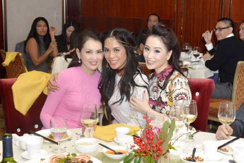 Thái Như Ngọc, Hà Kiều Anh mừng sinh nhật diễn viên Kim Thoa