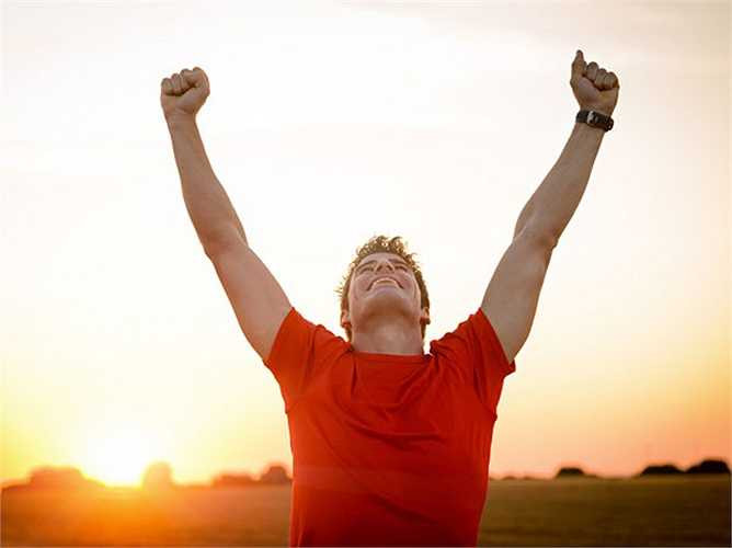 Tăng tuổi thọ: Một nghiên cứu nói rằng những người có mối quan hệ xã hội chủ động và lành mạnh; bạn có thể sống lâu hơn những người cô lập bản thân và sống trong một cái kén. 