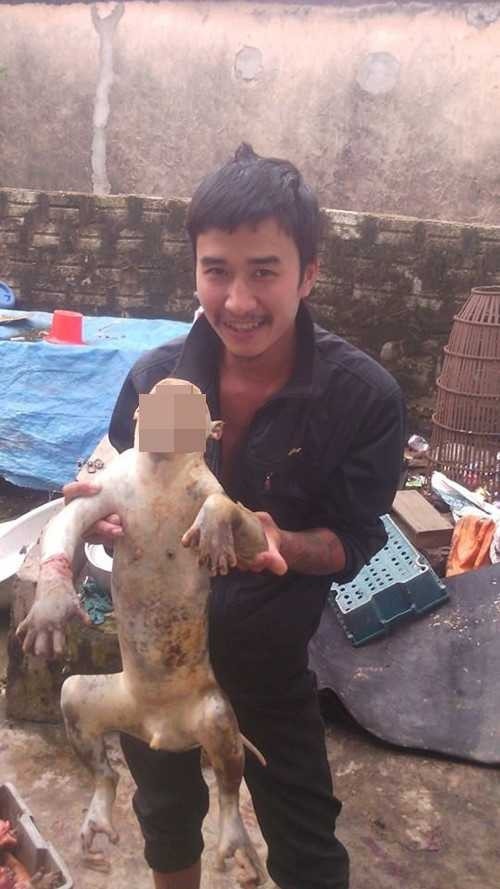 Gã đàn ông này còn ngang nhiên chụp hình tung lên facebook