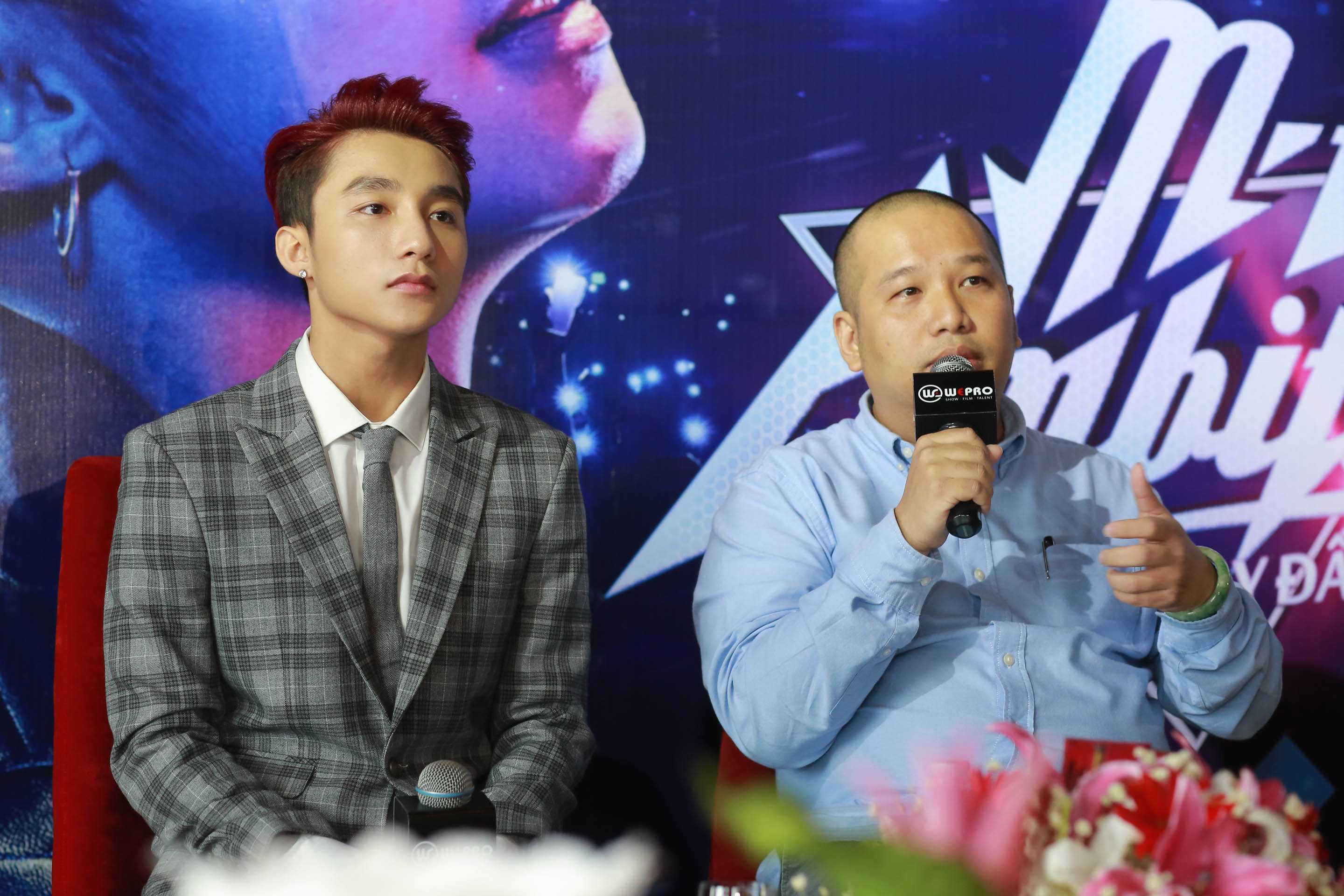 Sơn Tùng bên ông bầu Quang Huy