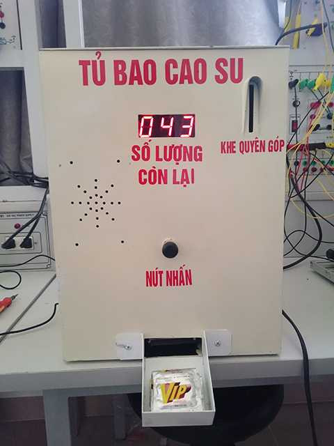 Sinh viên Đà Nẵng, sáng chế, máy phát bao cao su, miễn phí