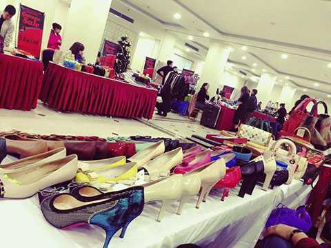 Chỉ trong giờ mở cửa, các gian hàng mới dễ thở như thế này Chỉ trong giờ mở cửa, các gian hàng mới dễ thở như thế này