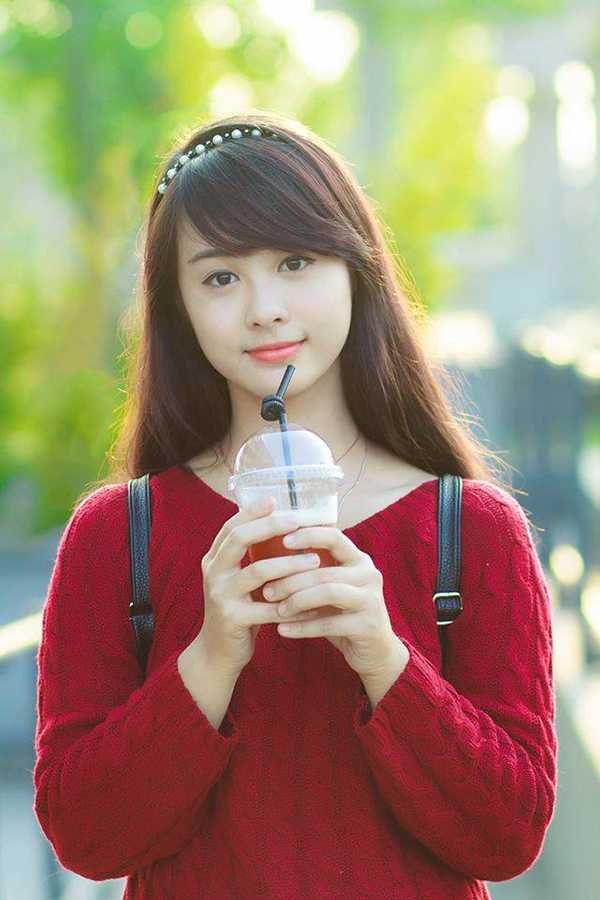 Nữ sinh đất Cảng