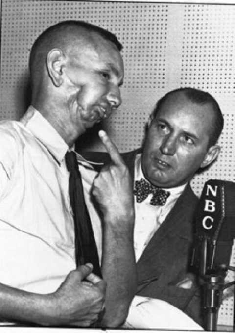 Gương mặt biến dạng của Wenseslao Moguel sau khi bị viên đạn găm vào ở cự li gần Gương mặt biến dạng của Wenseslao Moguel sau khi bị viên đạn găm vào ở cự li gần