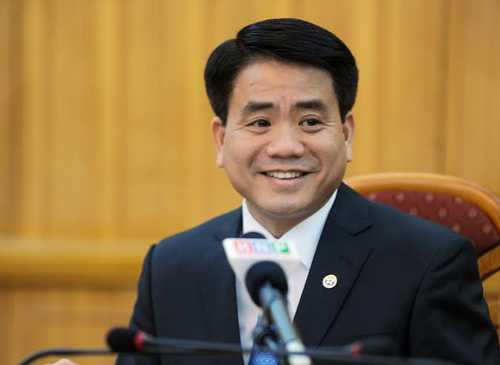 Ông Nguyễn Đức Chung cho hay thành phố Hà Nội sẽ triển khai nhiều giải pháp đồng bộ nhằm giảm tai nạn, giảm ùn tăc giao thông trong năm 2016. Ảnh: Giang Huy.