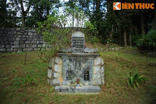 Đó chính là nơi an nghỉ của Vua Mèo Vương Chí Sình (1886 - 1962), nhân vật quyền lực nhất vùng đất Hà Giang những năm 1930 - 1940. 