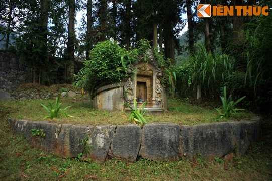  Theo lời kể, bà Trương Mỹ Thuận là một người phụ nữ Hà Nội xinh đẹp. Trong một chuyến đi buôn, ngay lần đầu gặp gỡ, Vương Chí Sình đã lập tức say mê và cưới bà về làm vợ. 