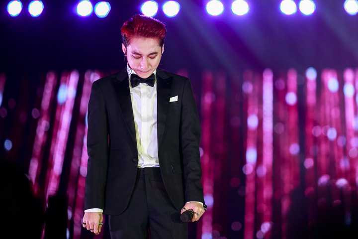 Sự thu hút của Sơn Tùng chính là lỗi diễn bản năng, hơi ngông khiến khán giả trẻ rất thích thú