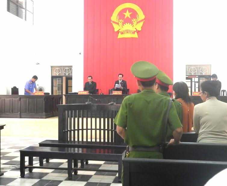 Quang cảnh phiên tòa sáng 11/1