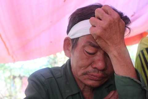 Ông Thịnh không cầm được nước mắt khi kể về con gái