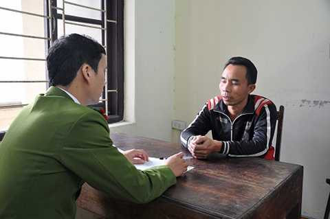 Đối tượng Hoàng Văn Tám tại cơ quan Công an