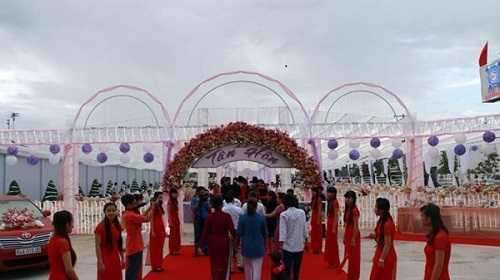 Khung cảnh đám cưới khủng