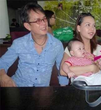 Những quý ông Việt lấy vợ trẻ kém... 30 tuổi