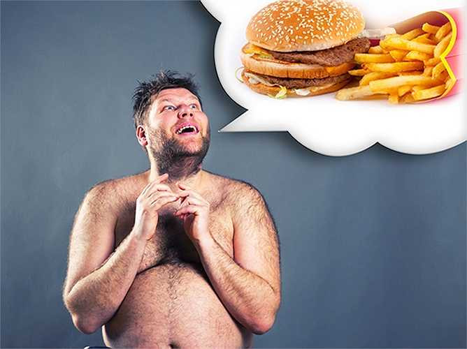 Xem những gì bạn ăn: Cũng giống như cách các phụ nữ xem những gì họ ăn, bạn cũng nên làm điều đó. Xem những gì bạn ăn sẽ giúp rất nhiều cho sức khỏe của bạn. Nó chắc chắn sẽ giảm nguy cơ bị béo phì.