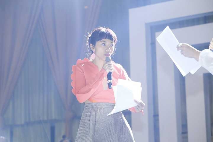 (VTC News) - Ba diva của làng nhạc Việt rạng rỡ vui đùa tập luyện cho liveshow Ngày xanh.