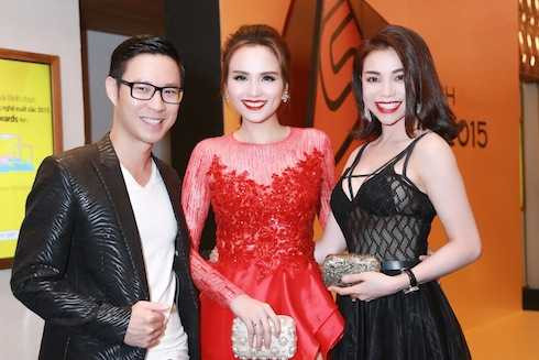 Trà Ngọc Hằng đọ sắc cùng Diễm Hương.