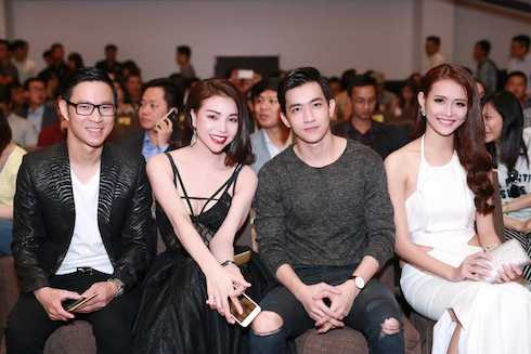 Trà Ngọc Hằng diện một đầm đen dài