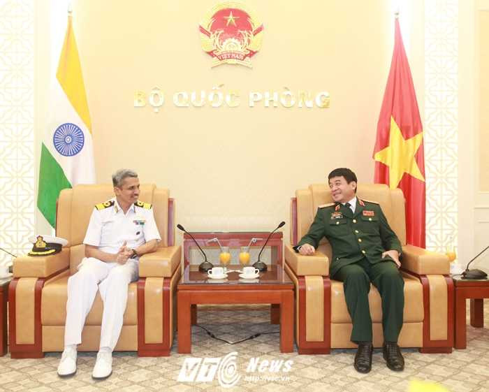 Thượng tướng Võ Văn Tuấn tiếp Thiếu tướng Vithan Ram Peshwae - Ảnh: Hồng Pha