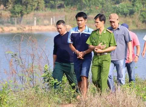 Đối tượng đi cùng cơ quan Công an tới hiện trường