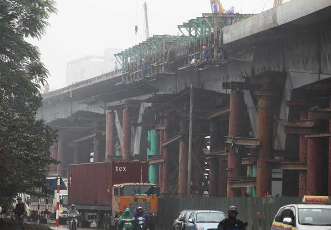 Kết cấu công trình được làm toàn bộ bằng thép với khối lượng 4.044 tấn.