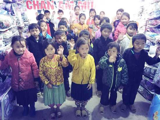 Ngoài sự đóng góp tích cực của các mạnh thường quân trên khắp cả nước, “Quỹ chăn ấm ngày đông” lần 2 còn dự kiến trao 1.000 chiếc chăn ấm, 10.000 đôi ủng đến trẻ em ở Tây Bắc (Hà Giang, Lào Cai), cũng như trao tặng 50 chiếc xe đạp cùng 50 suất học bổng mỗi suất 2.000.000đ giúp cho trẻ em nghèo học giỏi ở tỉnh Đồng Tháp.