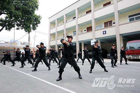 Lực lượng CSĐN thuộc Trung đoàn Cảnh sát Cơ động, CATP Hà Nội là những chiến sỹ ưu tú, dù tuổi đời còn rất trẻ nhưng họ đều được đào tạo bài bản về võ thuật. Hàng ngày công tác huấn luyện sẵn sàng chiến đấu luôn được triển khai nghiêm túc