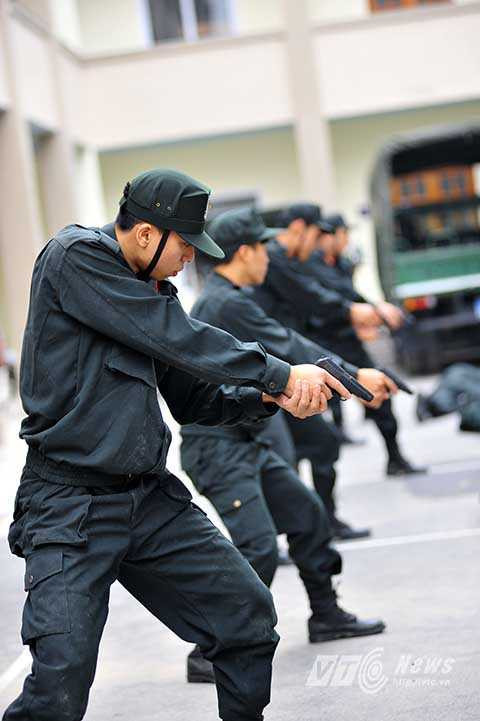 Các chiến sỹ CSCĐ đặc nhiệm còn sử dụng thành thạo nhiều loại vũ khí