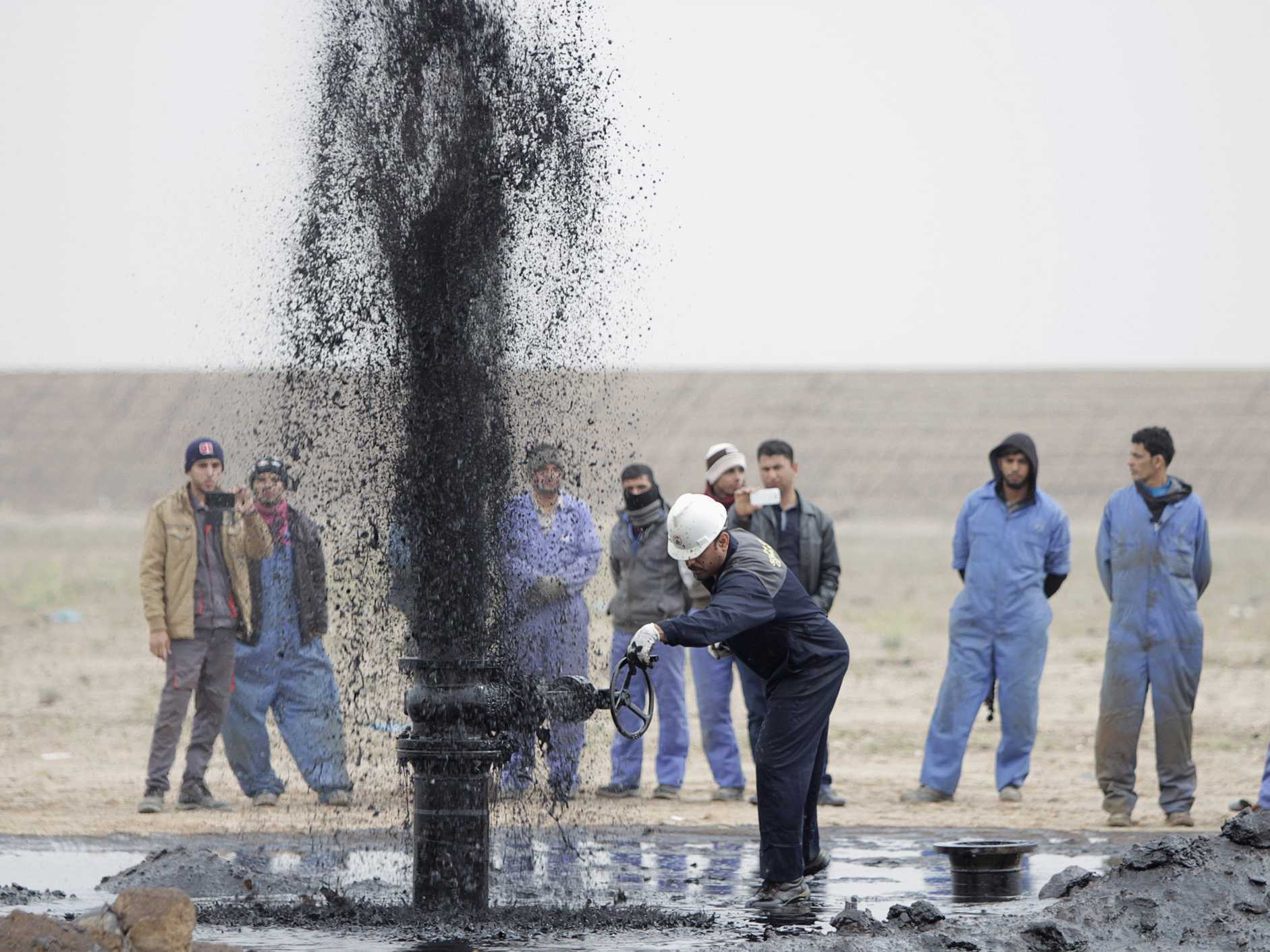 Đường đến 'mốc' 20 USD của giá dầu không còn xa