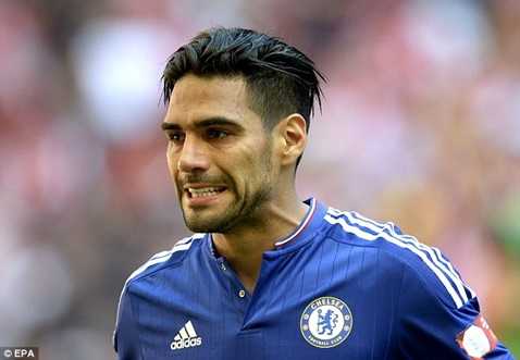 Falcao đã rất gần việc trở lại AS Monaco nhưng anh vẫn ở lại Chelsea