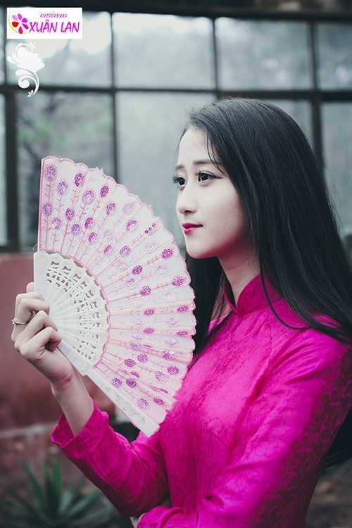 Nữ sinh trường Báo