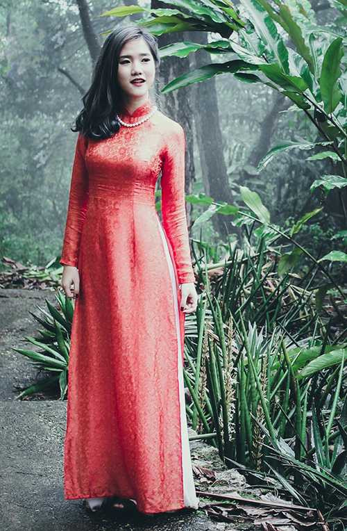 Nữ sinh trường Báo