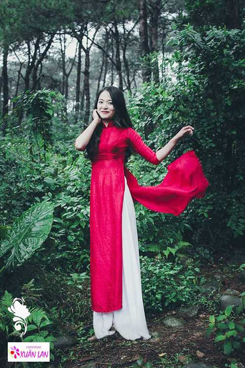 Nữ sinh trường Báo