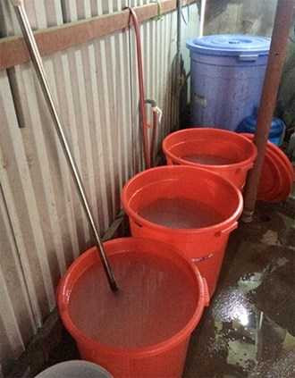 Nước dùng pha chế gel.